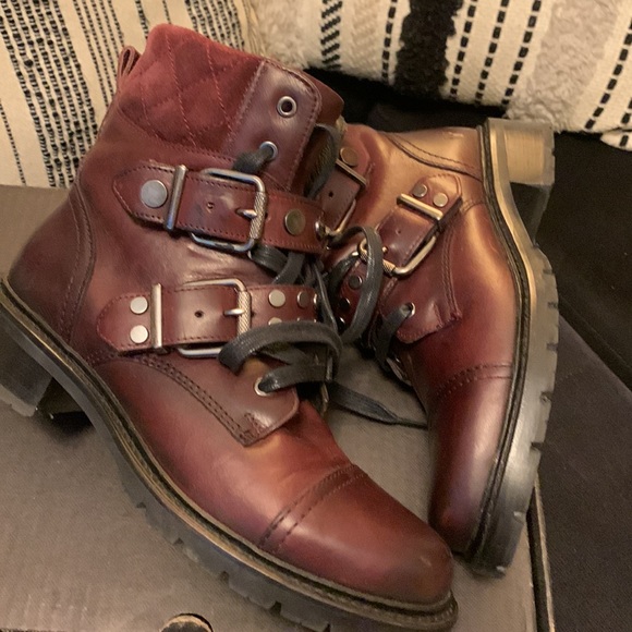 💕TRADE ONLY 4 MICHELLE💕
🥾Authentic Frye Samantha Stud Hiker🥾 - Picture 2 of 14